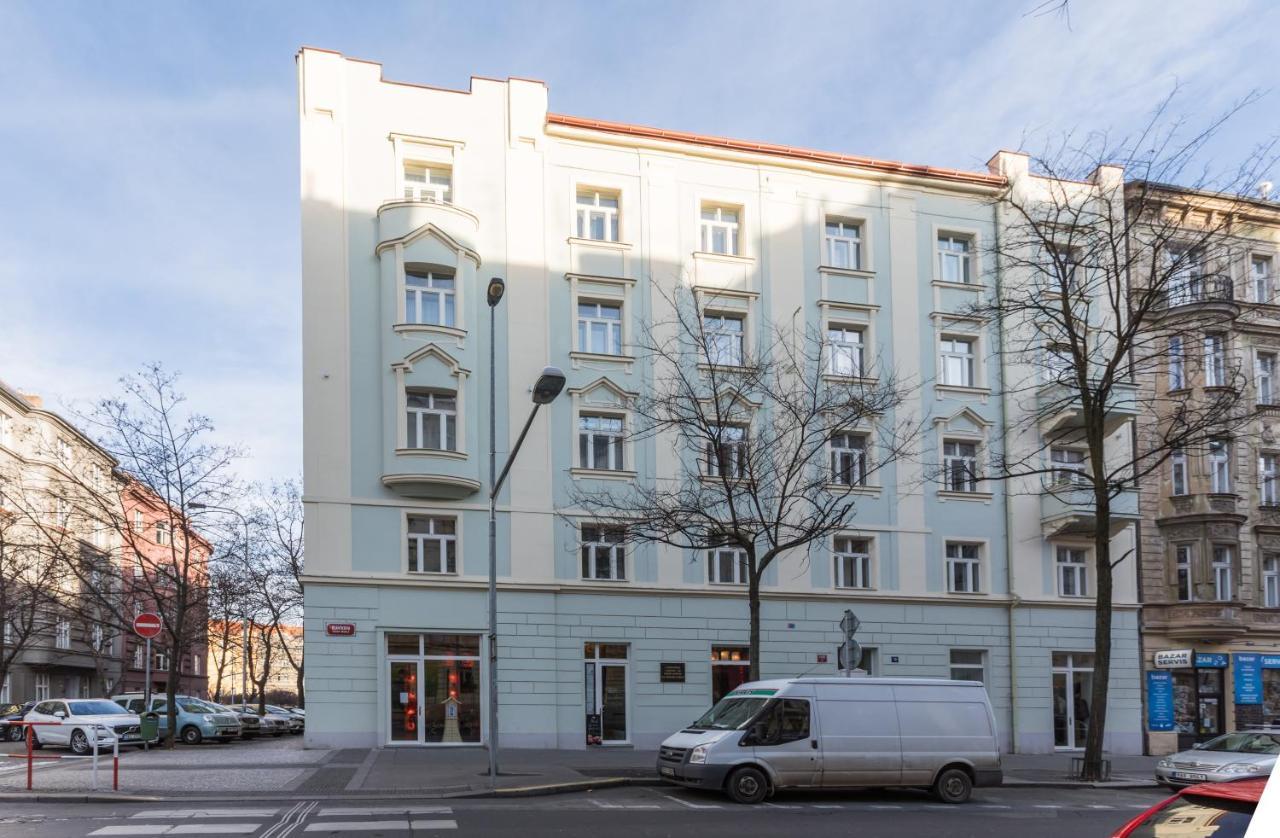Lampi Aparthotel Прага Екстериор снимка