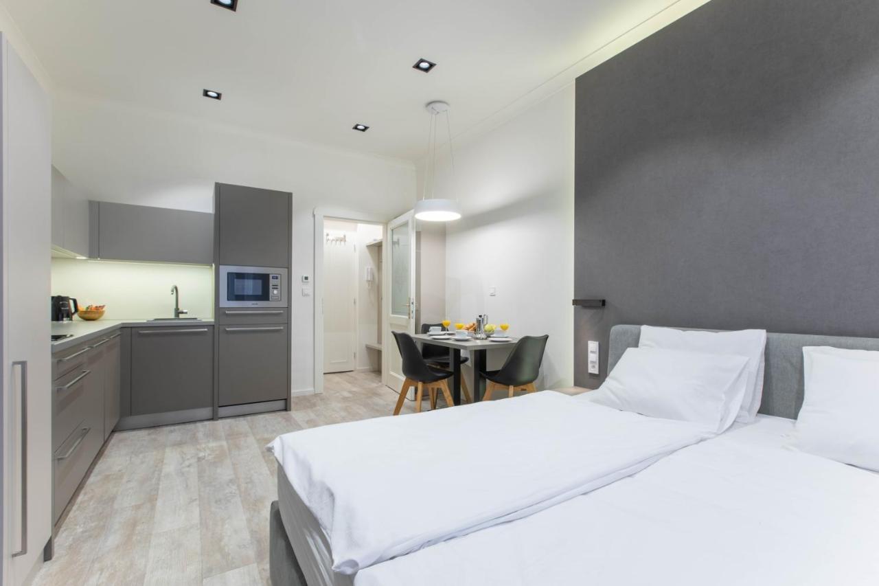 Lampi Aparthotel Прага Екстериор снимка