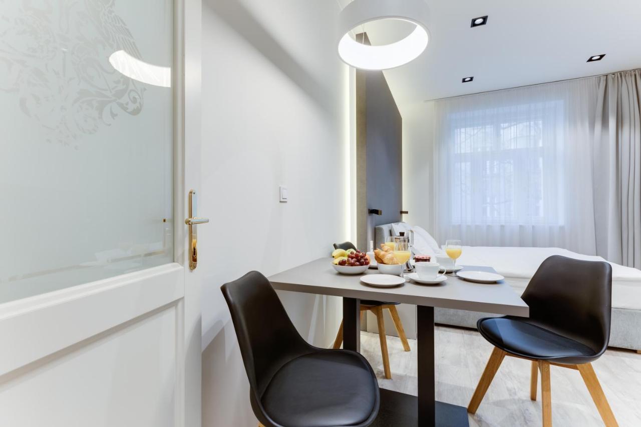 Lampi Aparthotel Прага Екстериор снимка
