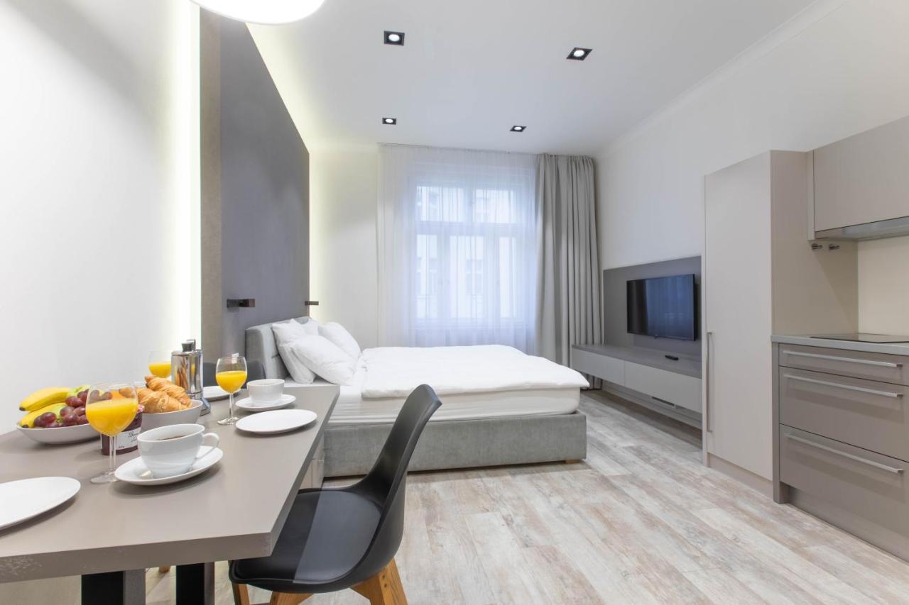 Lampi Aparthotel Прага Екстериор снимка