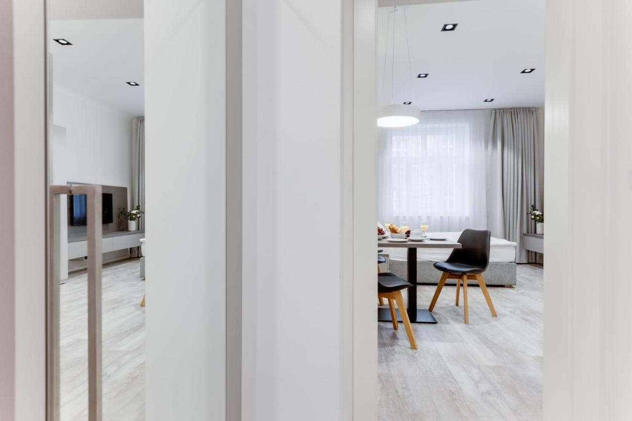 Lampi Aparthotel Прага Екстериор снимка
