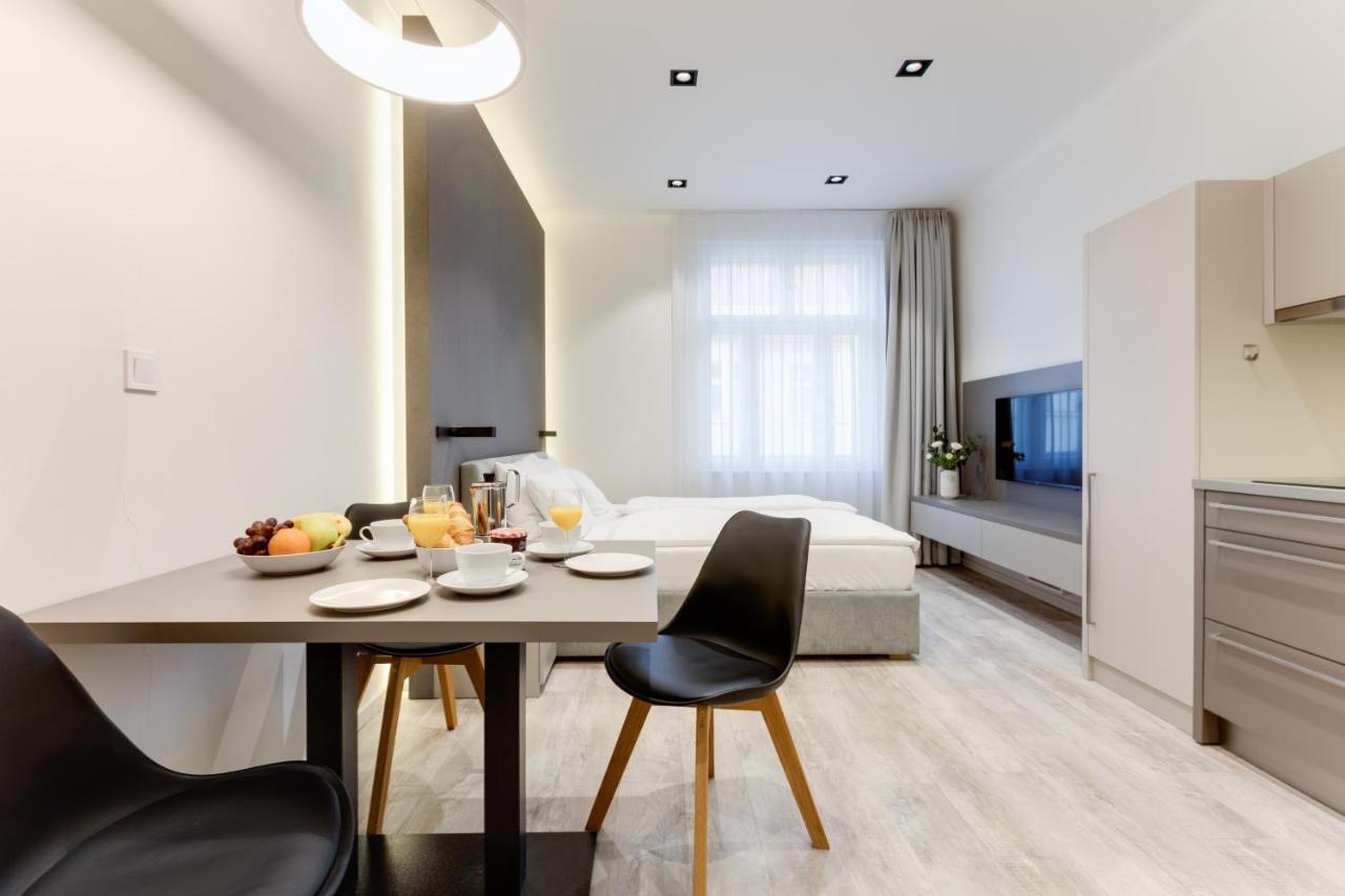 Lampi Aparthotel Прага Екстериор снимка