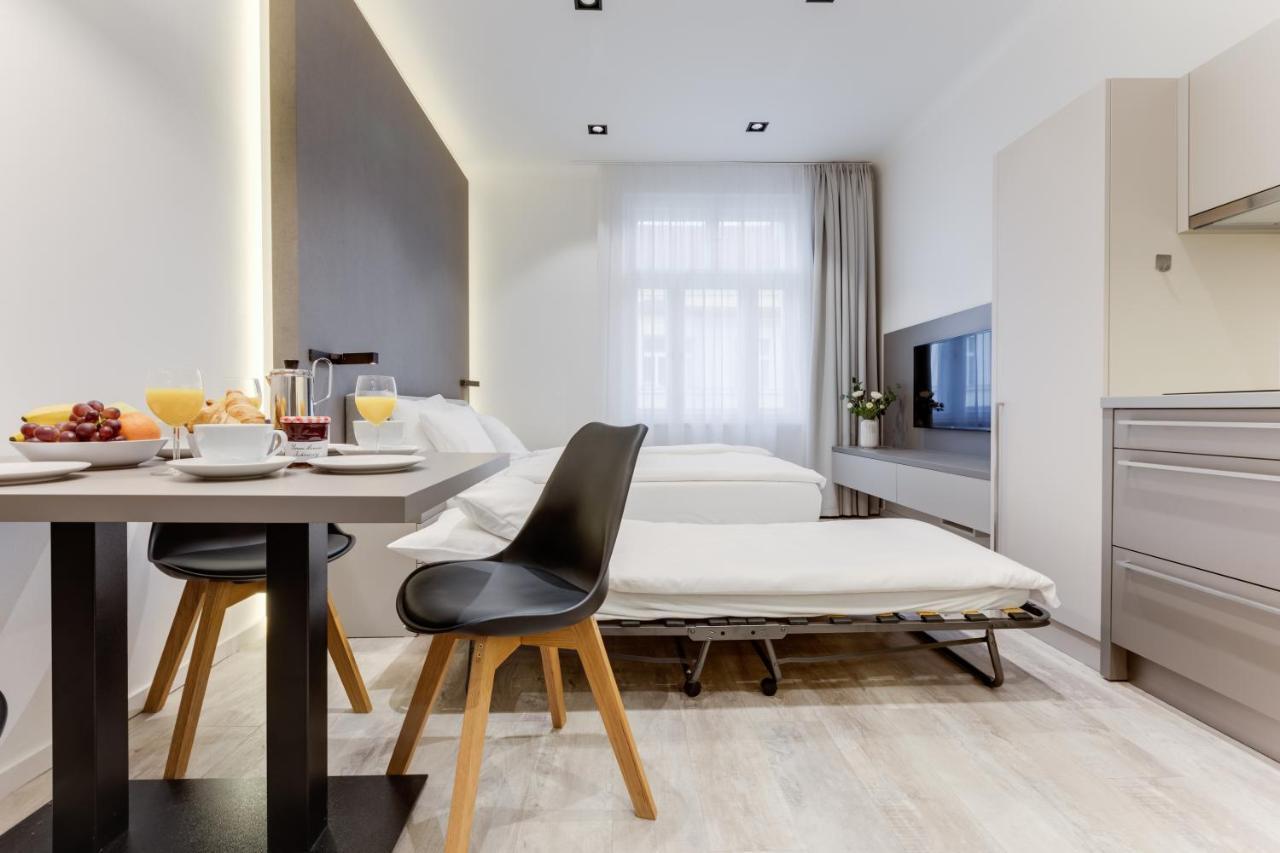 Lampi Aparthotel Прага Екстериор снимка