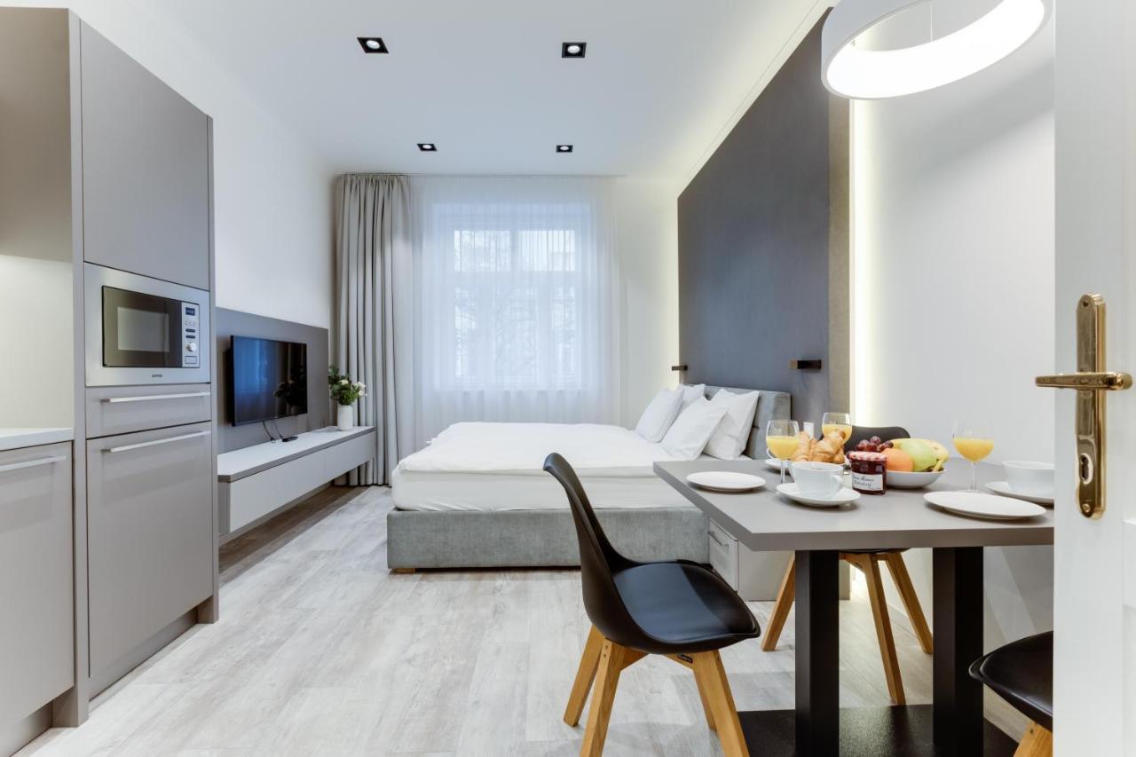 Lampi Aparthotel Прага Екстериор снимка
