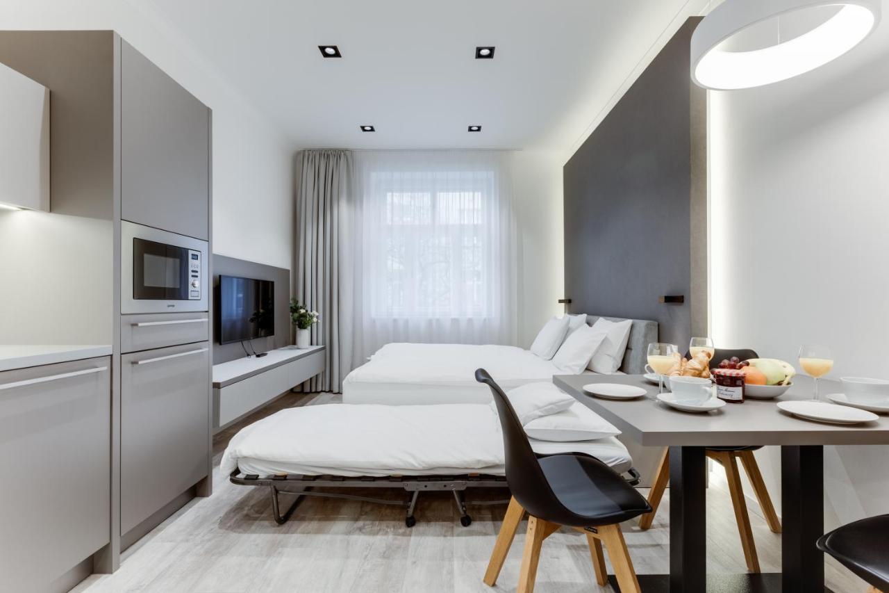 Lampi Aparthotel Прага Екстериор снимка