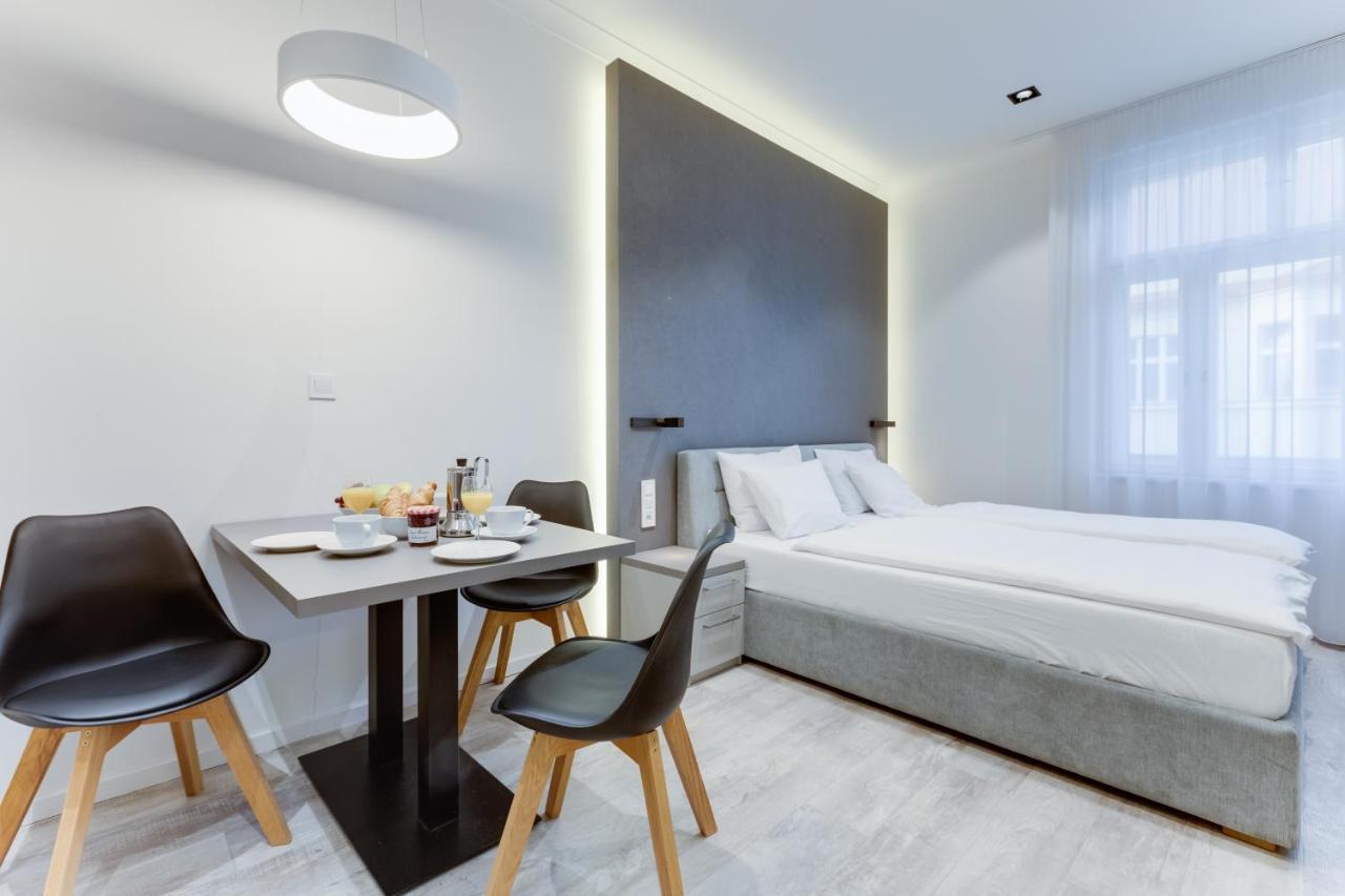 Lampi Aparthotel Прага Екстериор снимка