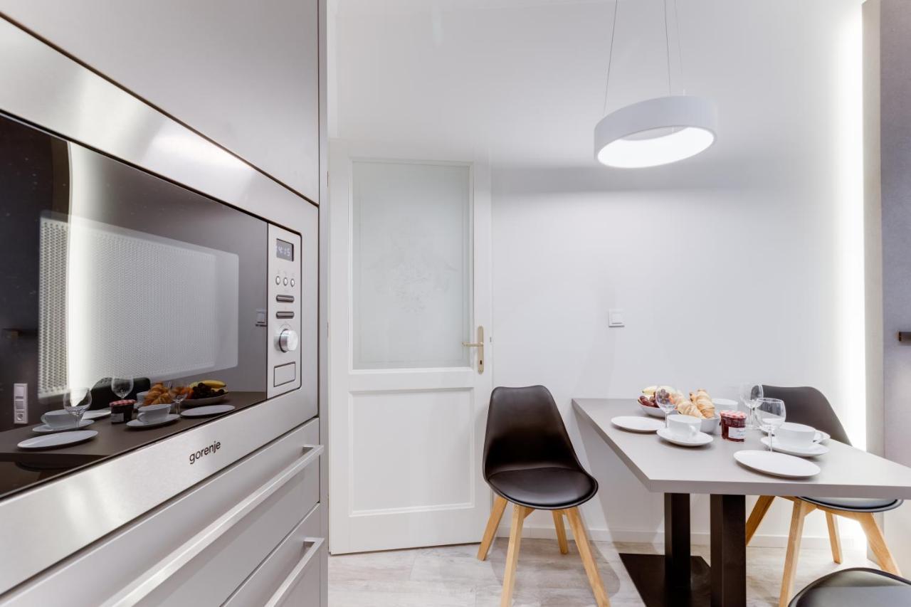 Lampi Aparthotel Прага Екстериор снимка