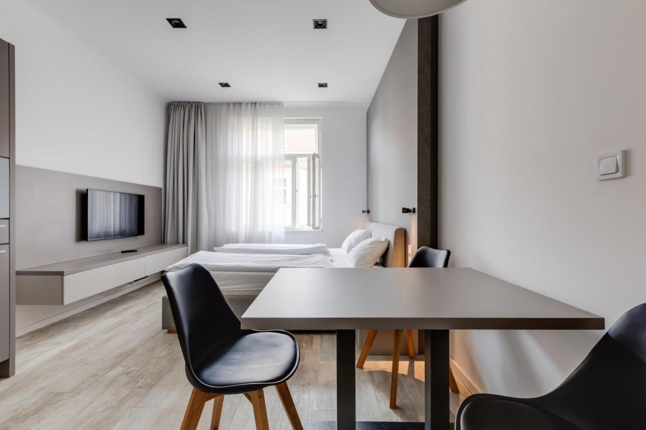 Lampi Aparthotel Прага Екстериор снимка