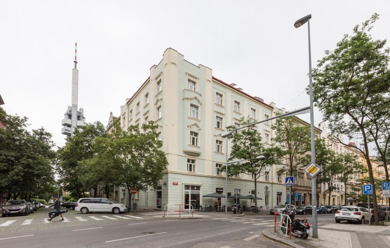 Lampi Aparthotel Прага Екстериор снимка
