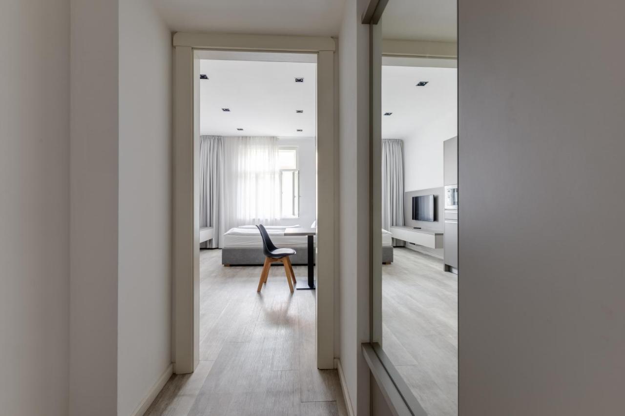 Lampi Aparthotel Прага Екстериор снимка